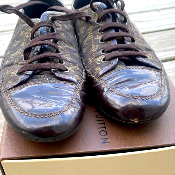 Classic Louis Vuitton Sneakers - Picture 1 of 9